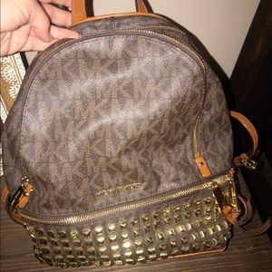 Micheal Kors pocket book